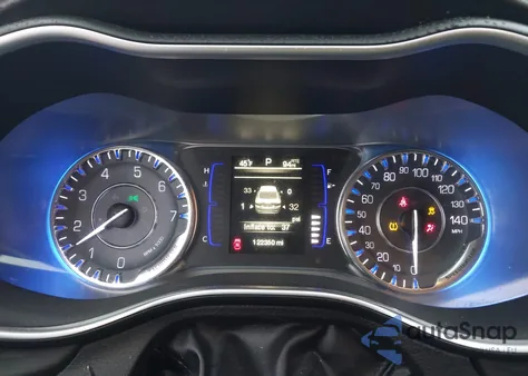 2015 Chrysler 200 Limited из США, поврежденный, VIN 1C3CCCAB4FN692687